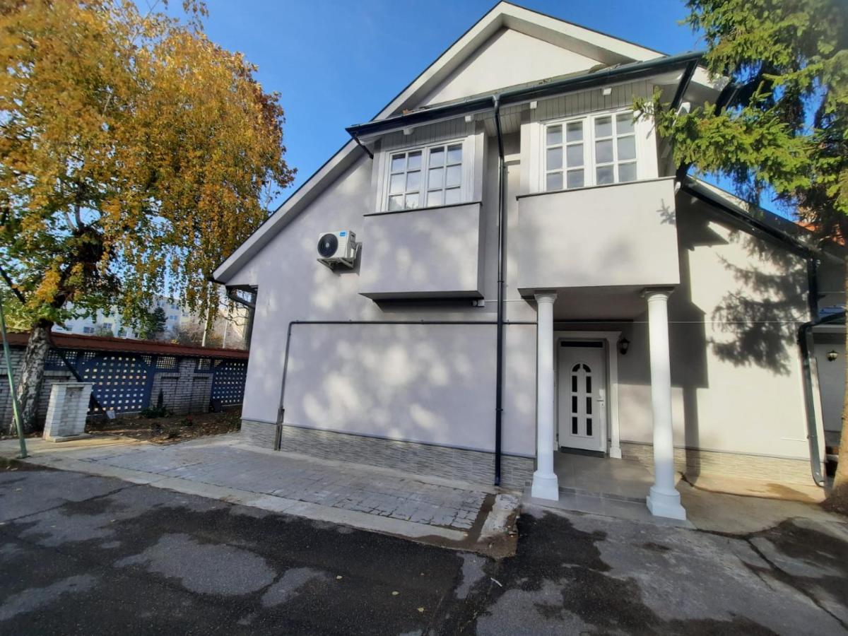 Bed and Breakfast Borostyan Panzio Debrecen Exterior foto
