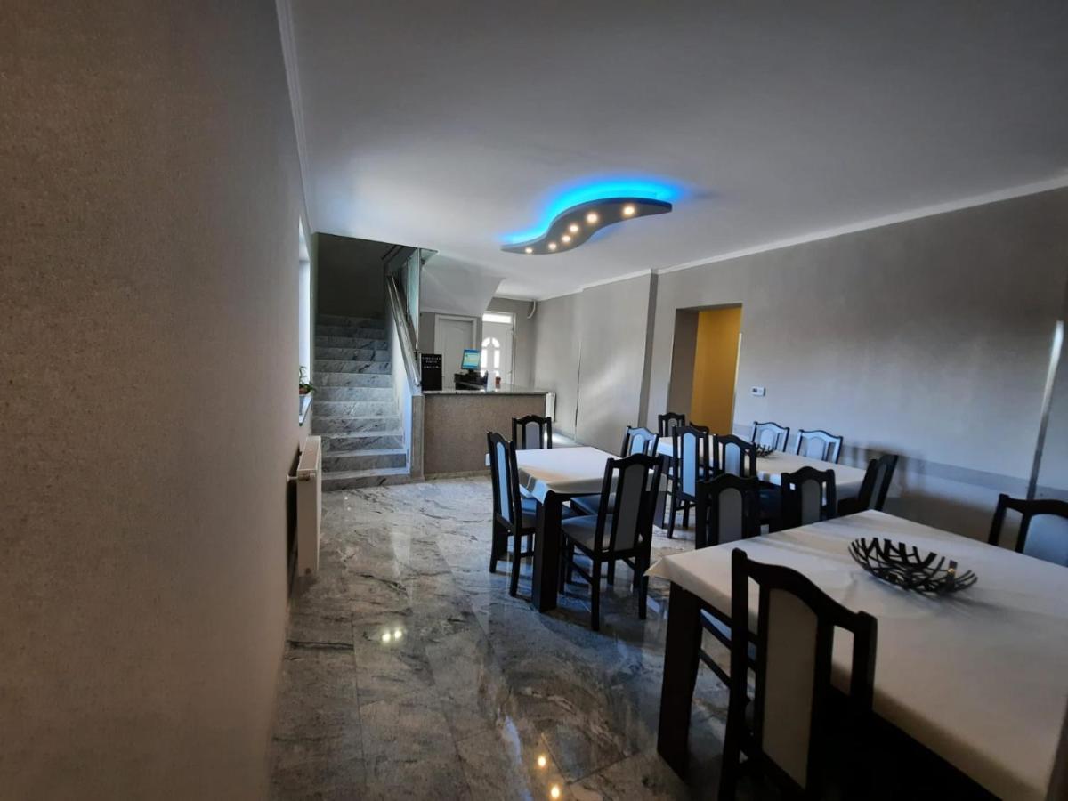 Bed and Breakfast Borostyan Panzio Debrecen Exterior foto
