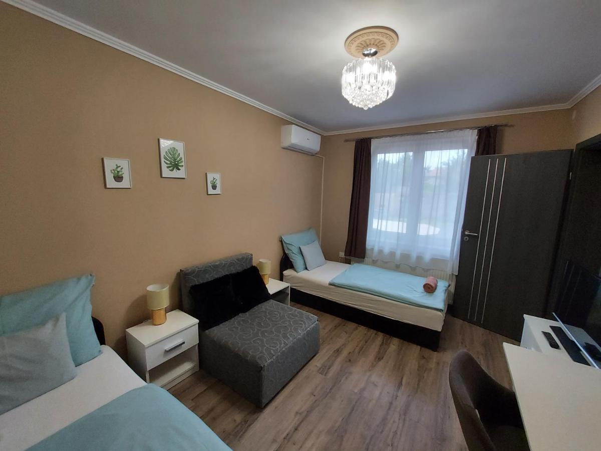 Bed and Breakfast Borostyan Panzio Debrecen Exterior foto