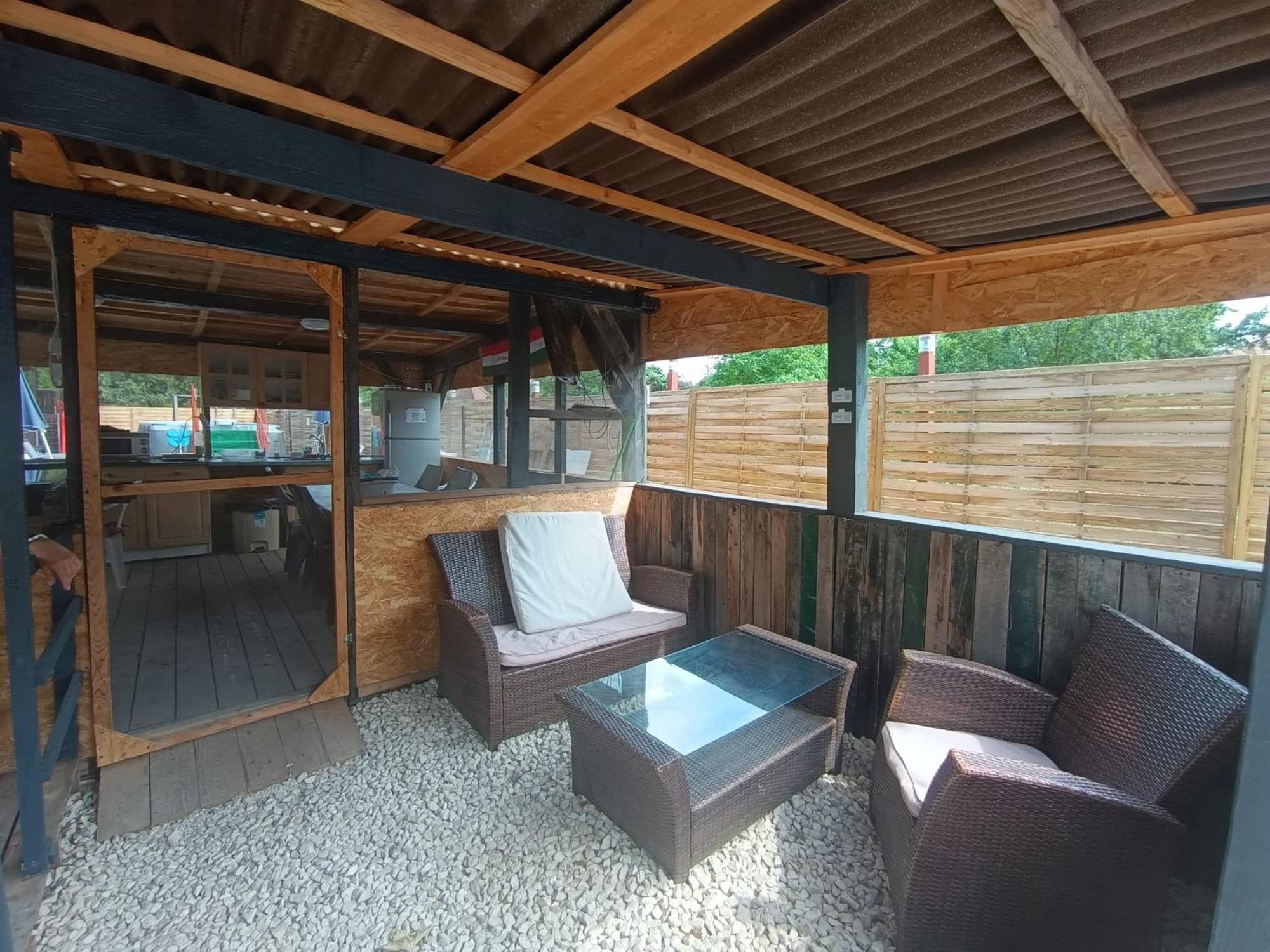 Bed and Breakfast Borostyan Panzio Debrecen Exterior foto
